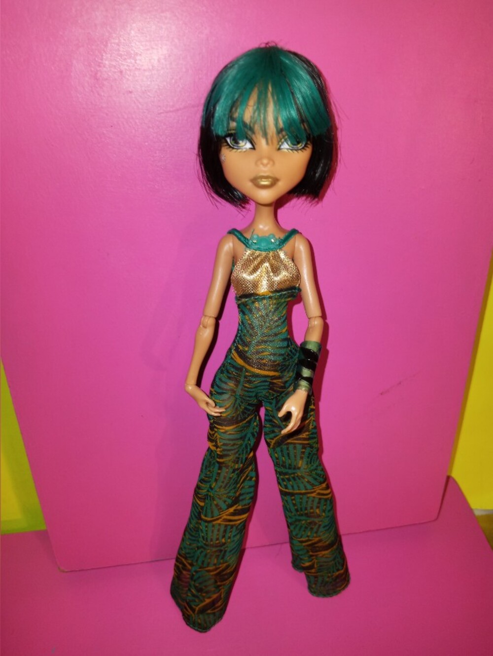 Monster High Cleo De Nile Skull Shores with shoes Price Firm